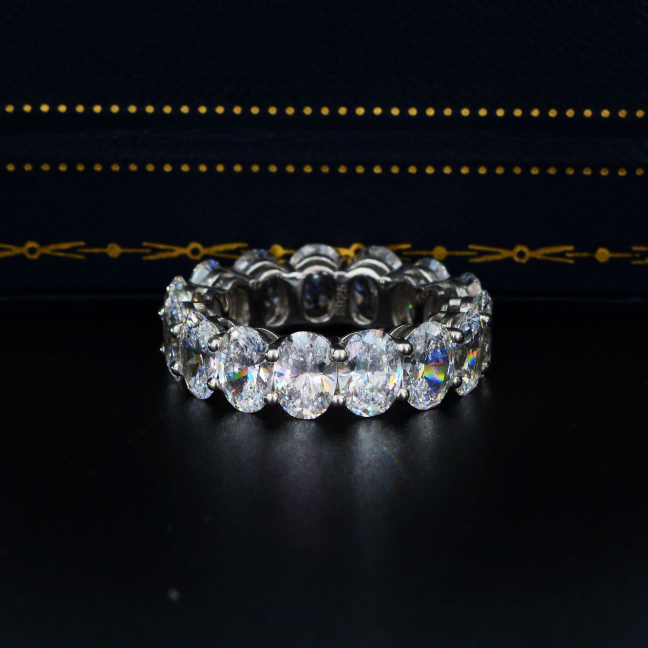 "Eyrina" - Eleganter 5A Zirkonia-Ring aus 925er Sterlingsilber