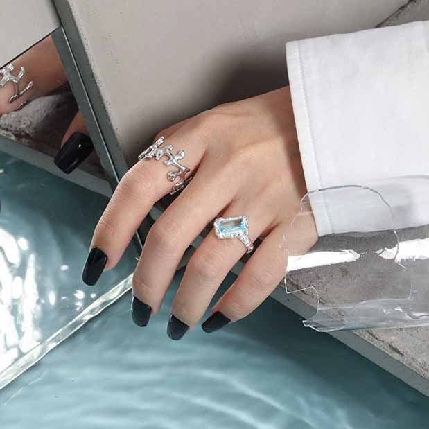"Caerya" - Verstellbarer Ring aus 925er Sterlingsilber mit Flammenform