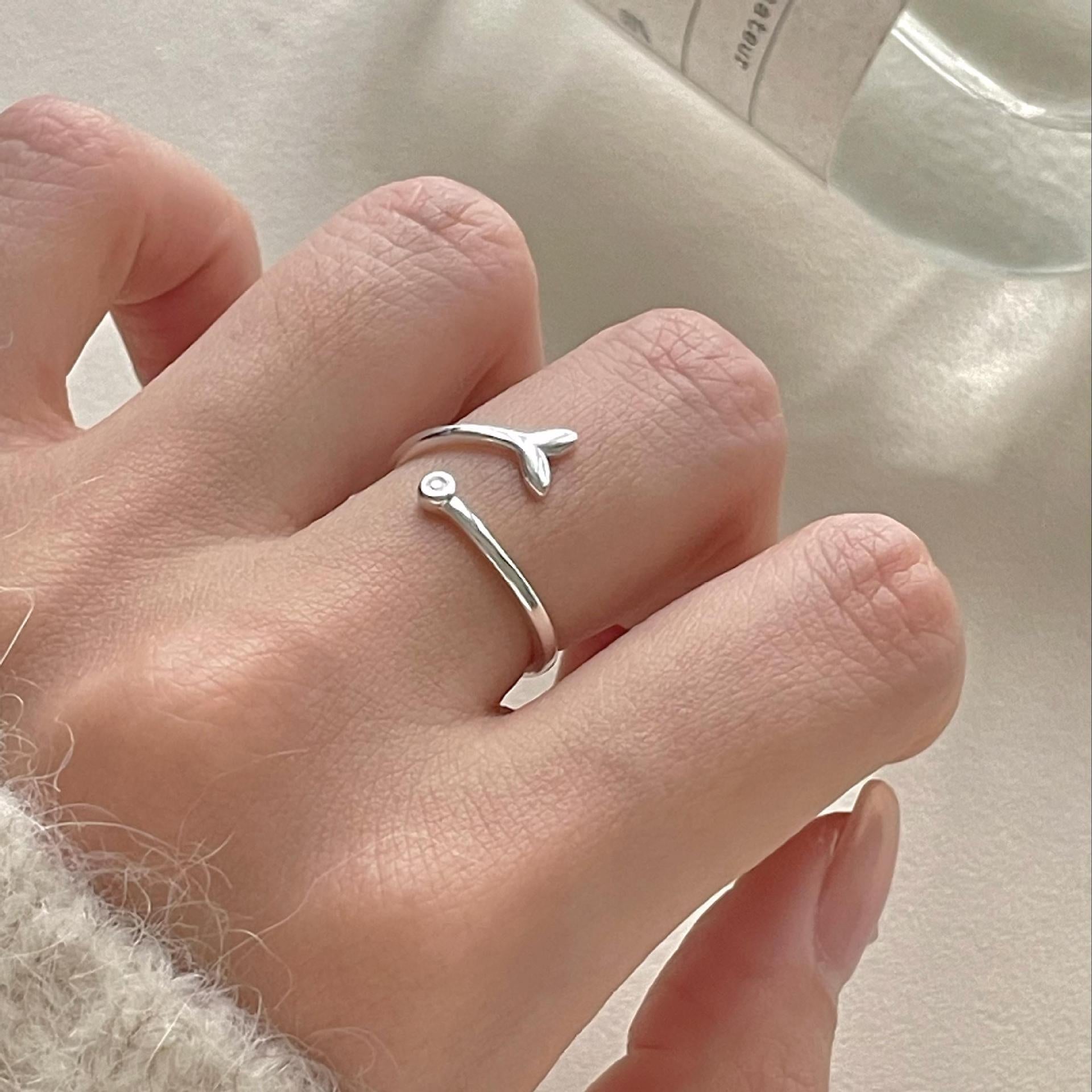 "Norvas" - Schlichter Damen-Ring aus 925er Sterlingsilber im Fischschwanz-Design