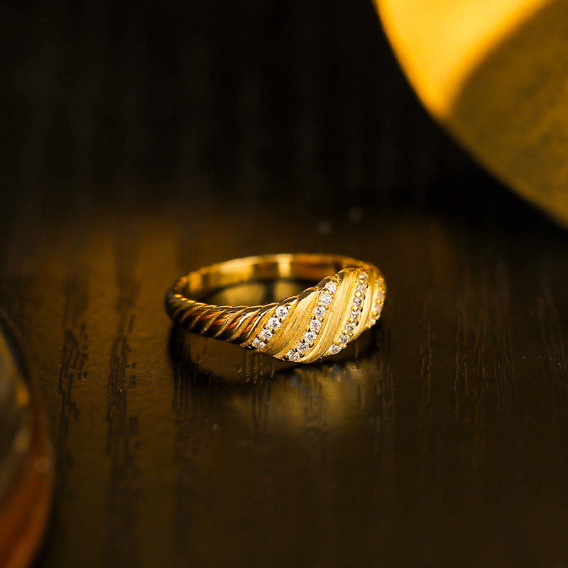 "Luxenya" - Verstellbarer 925er Silberring mit funkelnden Zirkonia-Linien im Twisted-Look