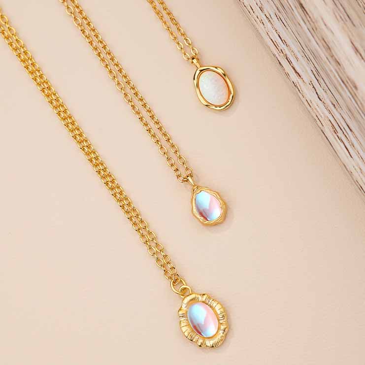 "Friends" Halskette mit ovalem Zirkonia aus 925er Sterlingsilber