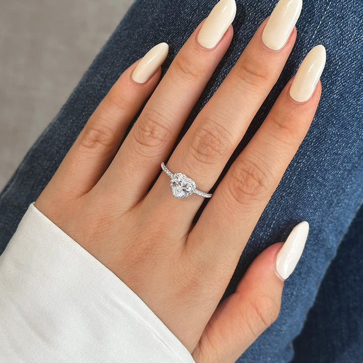 "Paliora" - Brautjungfern-Ring aus 925er Sterlingsilber mit Herz aus Zirkonia und Mikro-Fassung, größenverstellbar