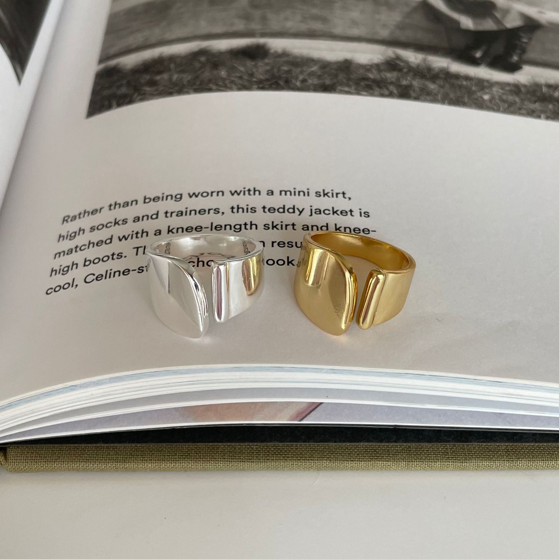 "Fanalya" - Geometrischer Hammerschlag-Armreif-Ring aus 925er Sterlingsilber, größenverstellbar