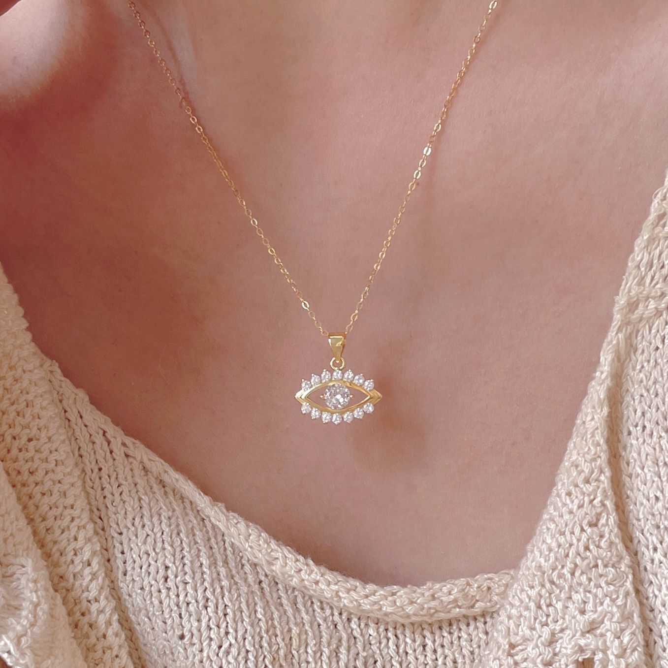 "Serenya" - Halskette aus 925er Sterlingsilber mit Zirkonia und hohlem Augen-Design