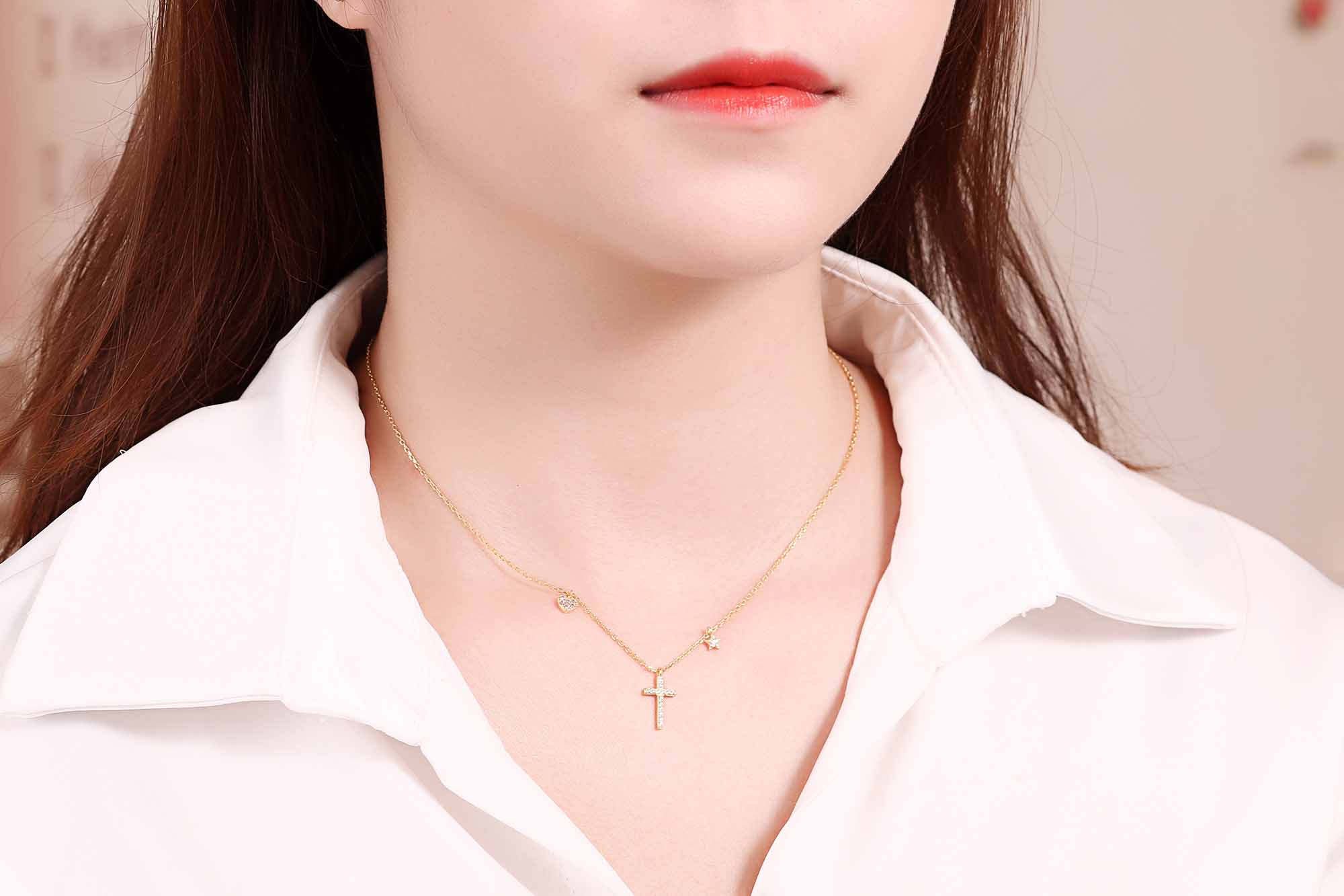 "Trivorya" - Elegante Halskette mit Kreuz, Herz und Stern aus 925er Sterlingsilber mit Zirkonia