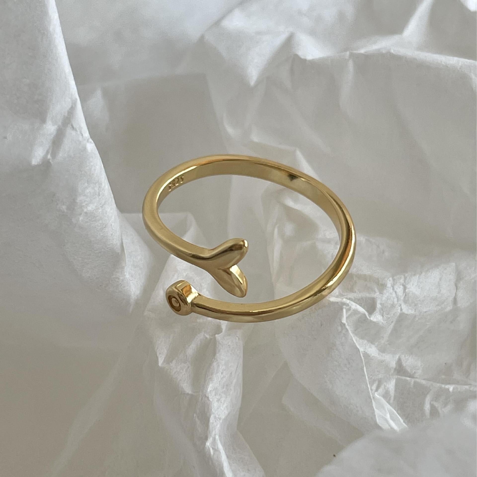 "Norvas" - Schlichter Damen-Ring aus 925er Sterlingsilber im Fischschwanz-Design