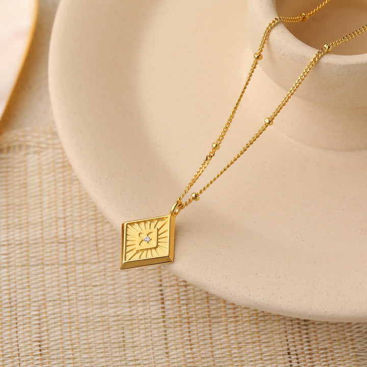 "Diamira" - Halskette aus 925er Sterlingsilber mit geometrischem Rhombus-Design