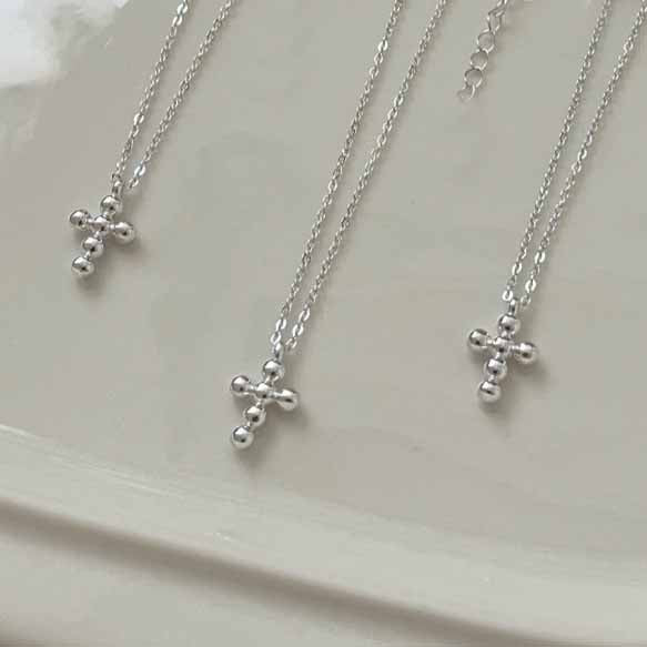 "Jesuria" - Schlichte Damenkette mit Perlenkreuz aus 925 Sterling Silber