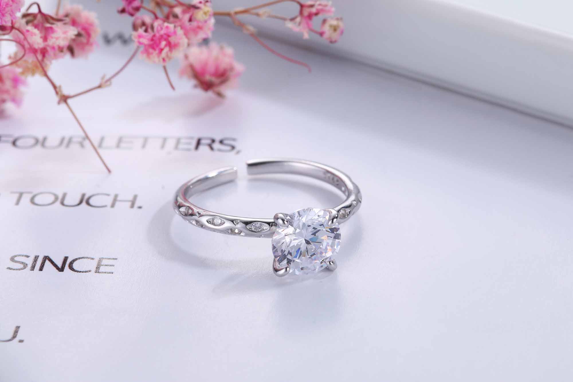 "Alysira" – Runder Zirkonia-Statement-Ring, verstellbar aus 925er Sterlingsilber