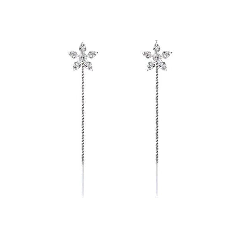 "Lianora" – Blumen-Ohrstecker mit feiner Kettenhängung aus 925er Sterlingsilber