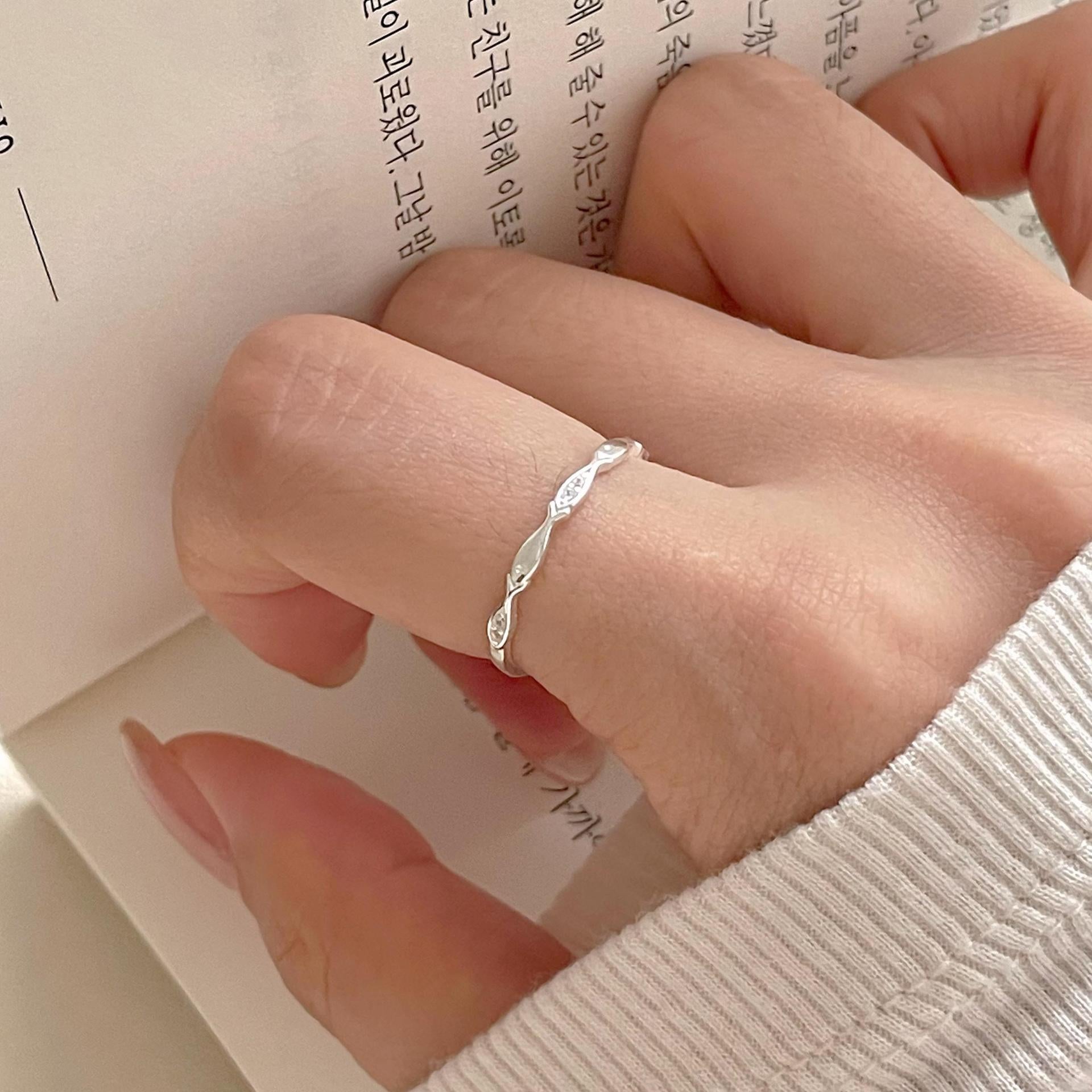 "Irolia" - Eleganter Damen-Ring aus 925er Sterlingsilber mit Zirkonia