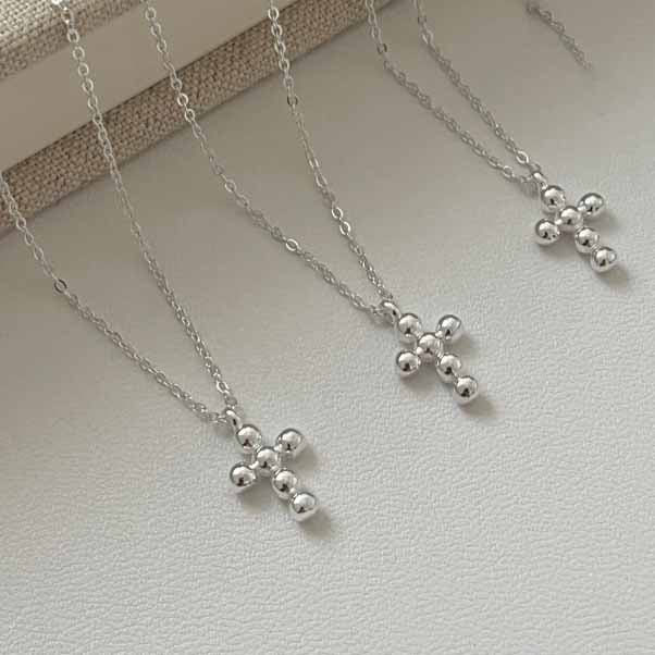 "Jesuria" - Schlichte Damenkette mit Perlenkreuz aus 925 Sterling Silber