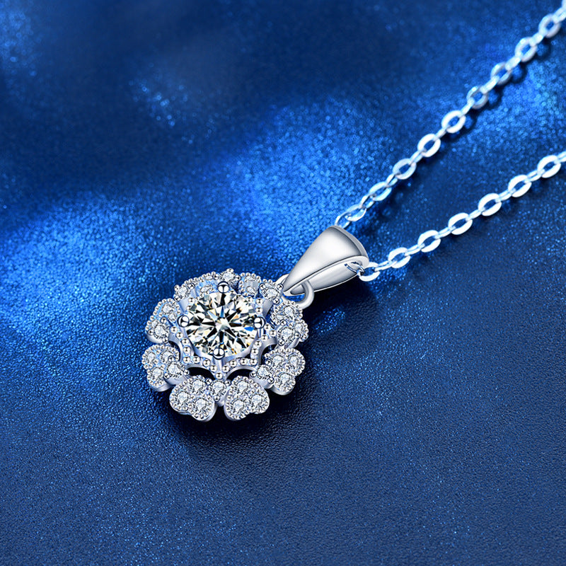 "Lunafleur" - Halskette aus 925er Sterlingsilber mit Moissanit-Zirkonia und Micro-Pavé-Blumen-Design