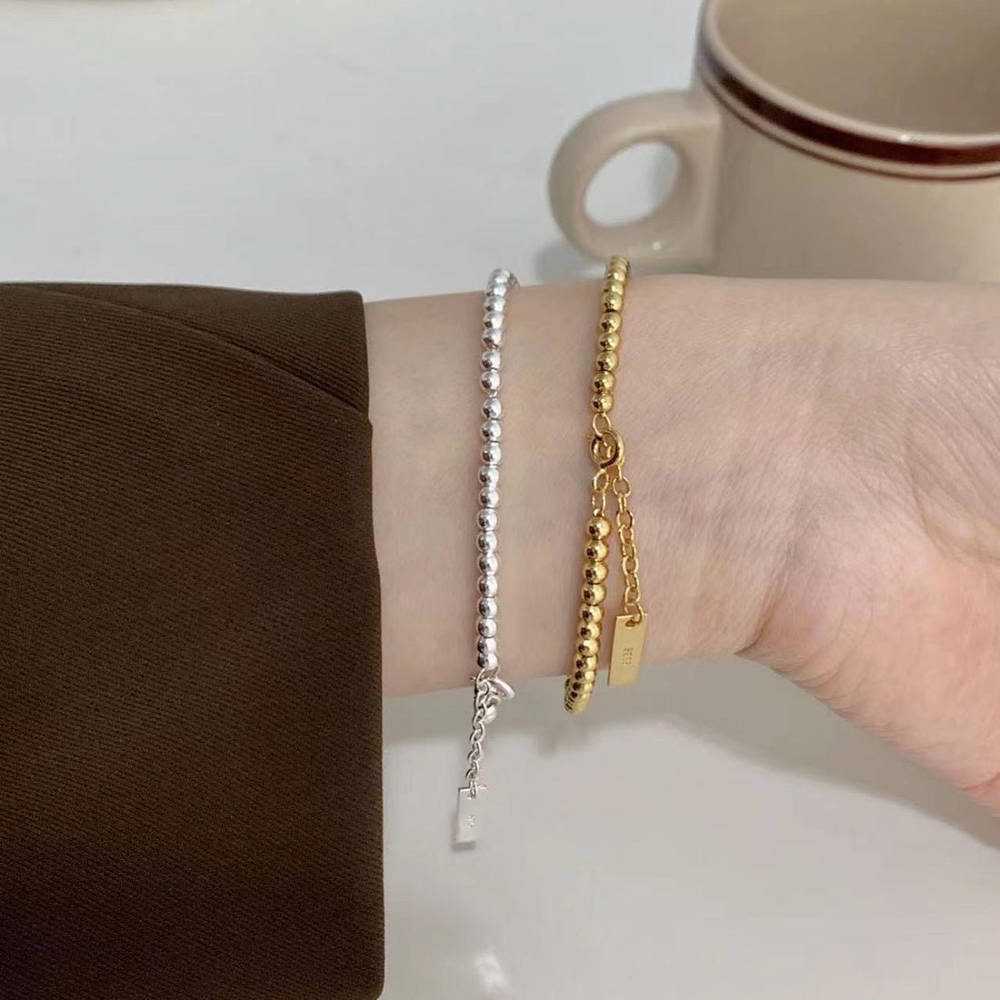 "Novira" - Armband mit runden Perlen aus 925er Sterlingsilber