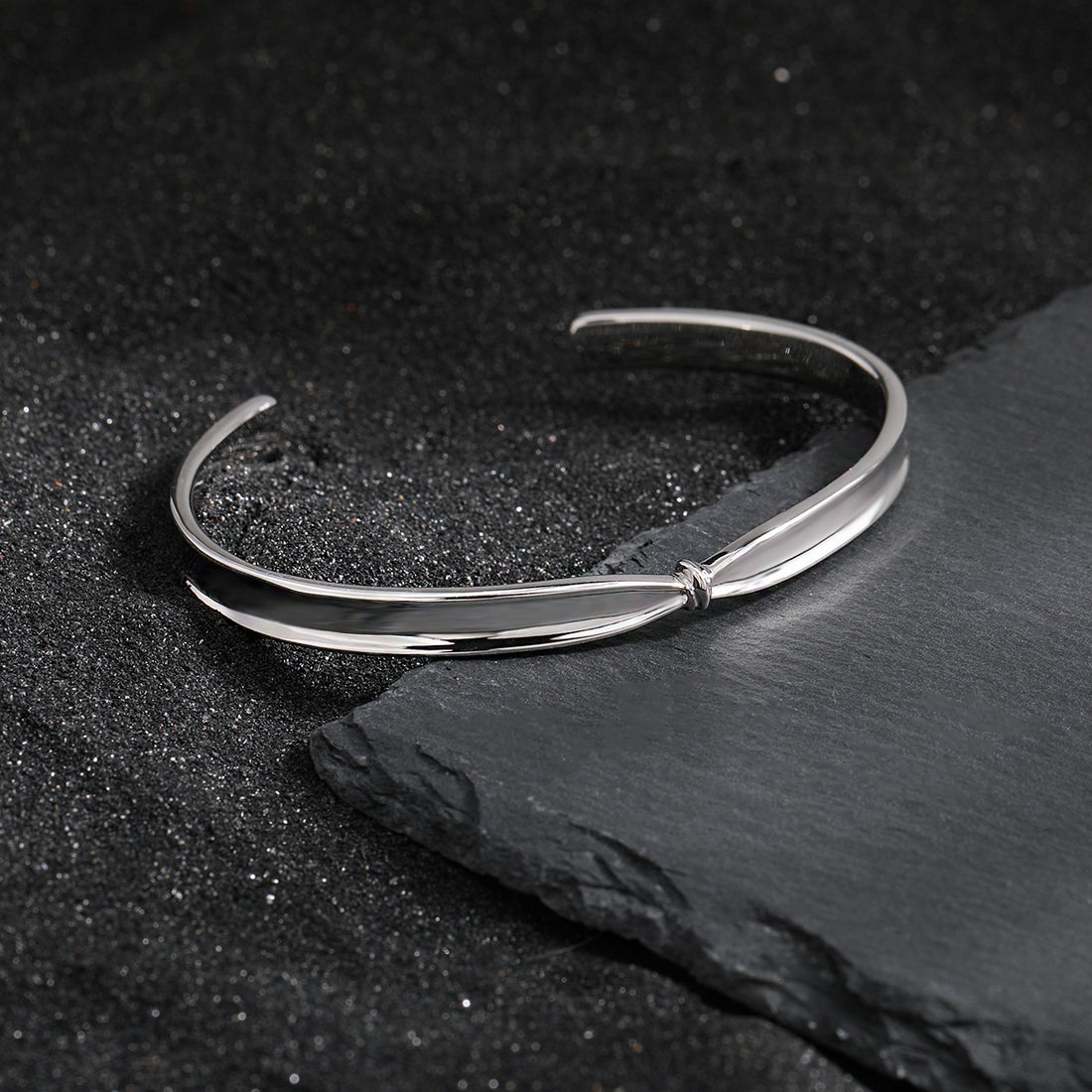 "Blioria" - Offenes Armband mit modischem Knoten aus 925er Sterlingsilber