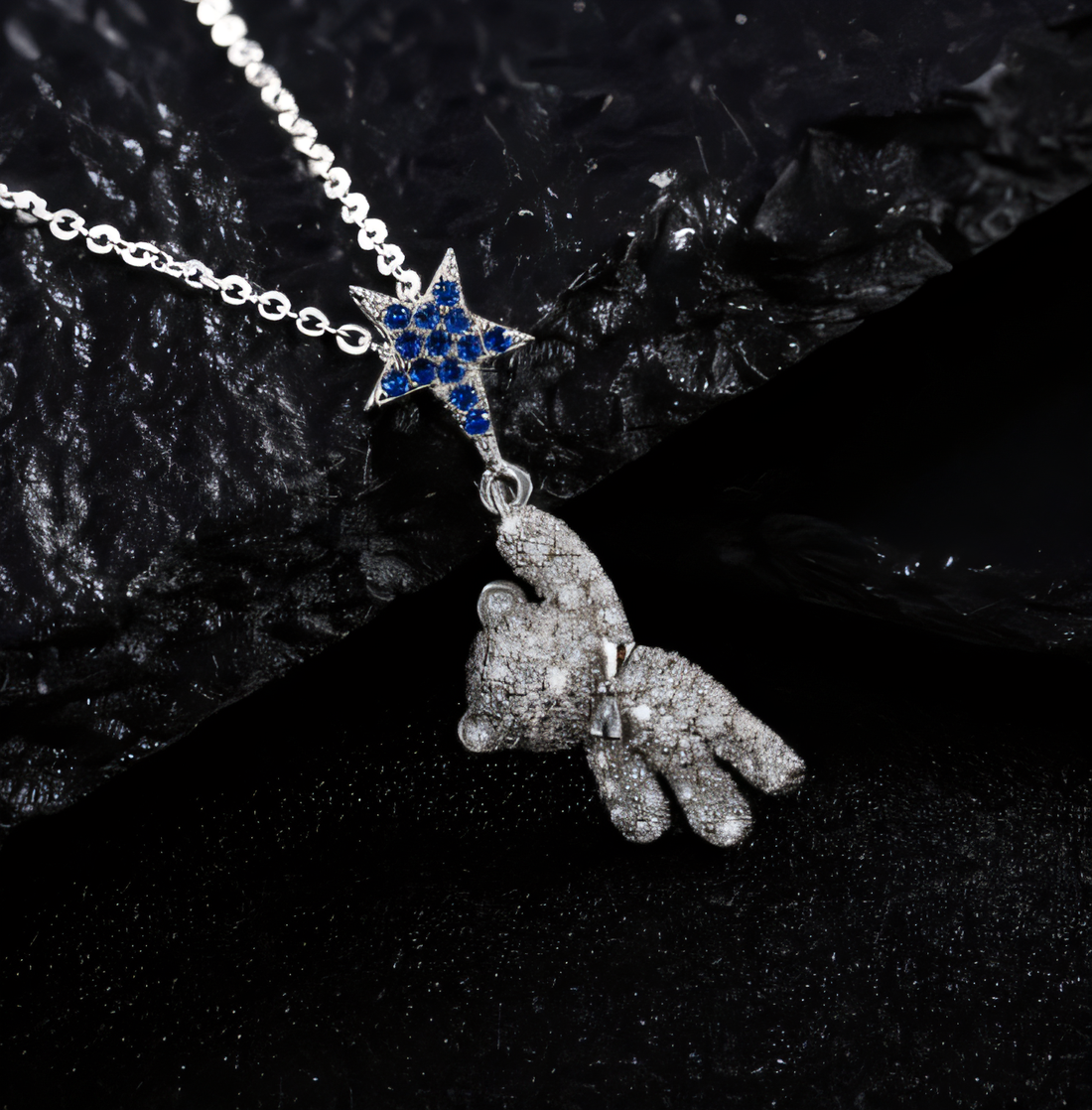 „Bearia“ – Halskette mit funkelndem Bärenanhänger und Stern aus 925er Sterlingsilber