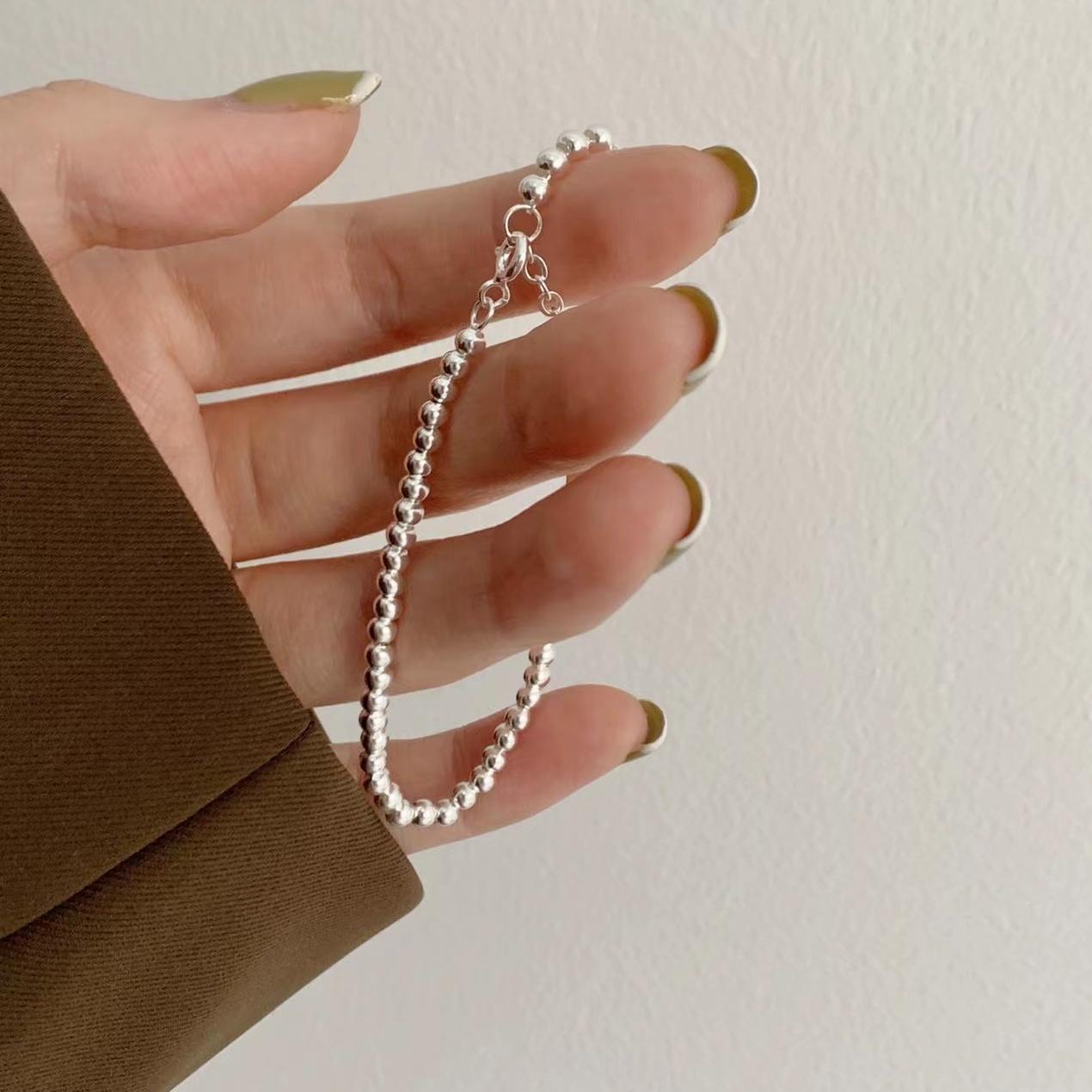 "Novira" - Armband mit runden Perlen aus 925er Sterlingsilber