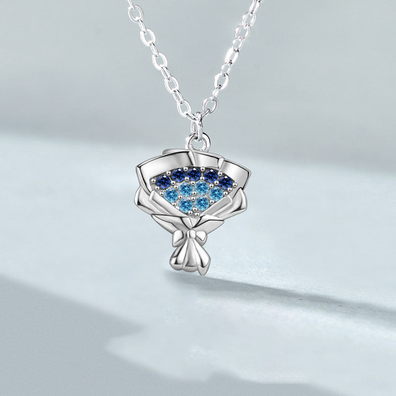 "Azuralis" - Damen Halskette mit blauem Zirkonia-Rosenblumenstrauß aus 925er Sterlingsilber